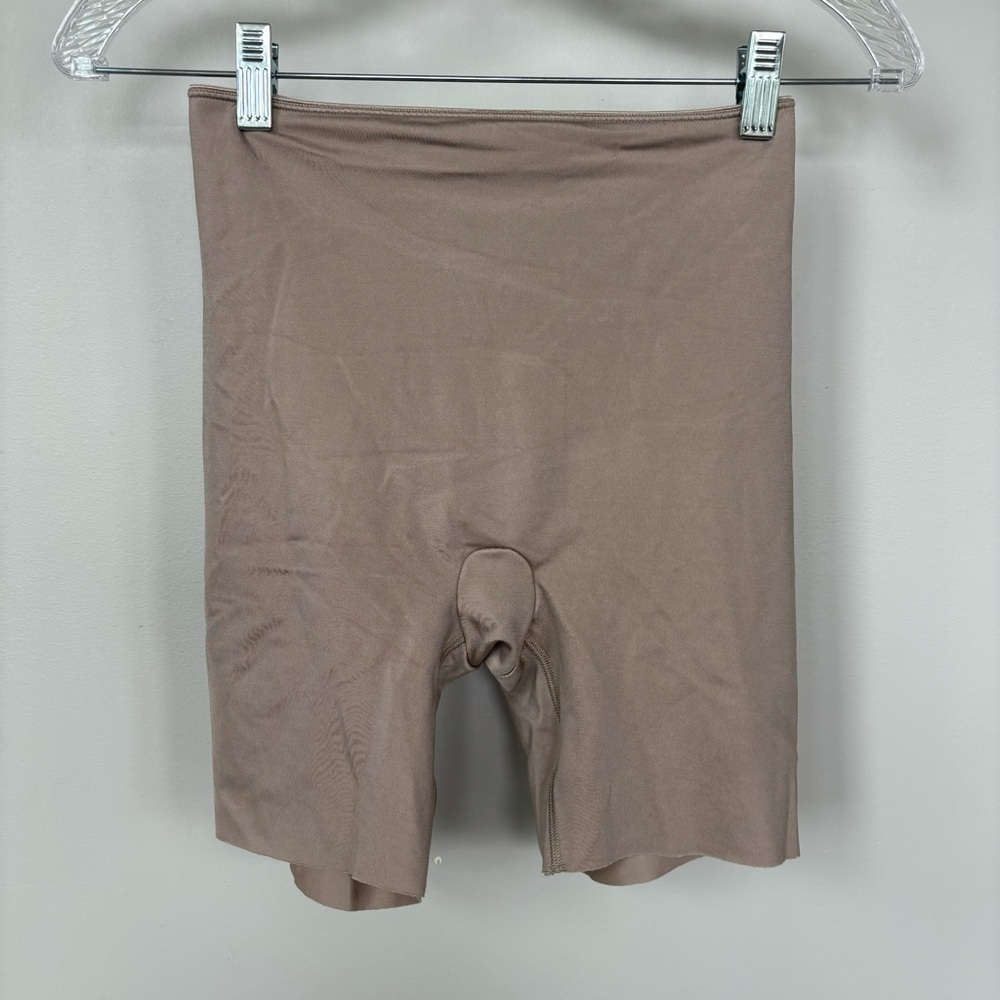 Spanx Shapewear‎ Shorts Size M